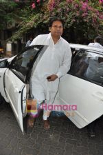 Bollywood pays homage to Aamir Khan_s father Tahir Hussain in Bandra, Mumbai on 3rd Feb 2010 (36).JPG